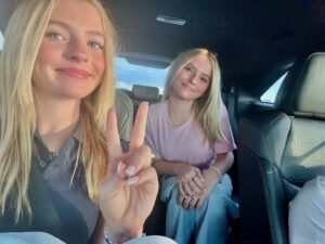 Mia Allan Instagram - 🩷💙🤍

@lululemon @ellaallanofficial @miaallanofficial 

#theallantwins #ellaandmia #ellaandmiaallan #ellaallan #miaallan #allantwins #pairofqueens #apairofqueens #twins #lolaandlana #lanaandlola #theloudtwins #lanaandlolaloud #thereallyloudhouse #theloudhouse #actors #twins #twinsisters #dance #backtoschool #lululemon #school #schoolbus #middleschool #8thgrade #actor #actors