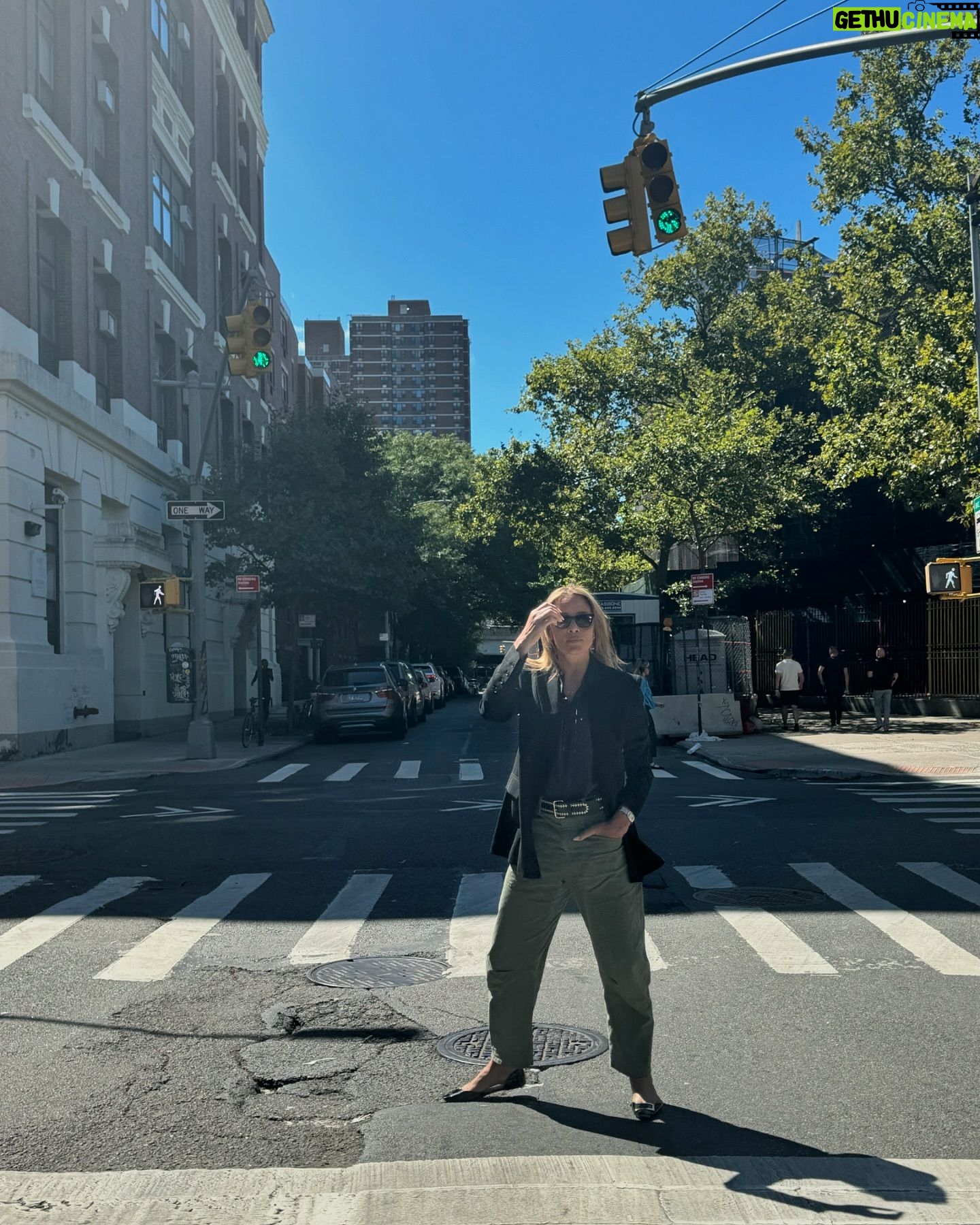 Michael Michele - 849 Likes - My people. My Vibe. For 35 yrs
Always has been
-
NY lives 🗽🍎