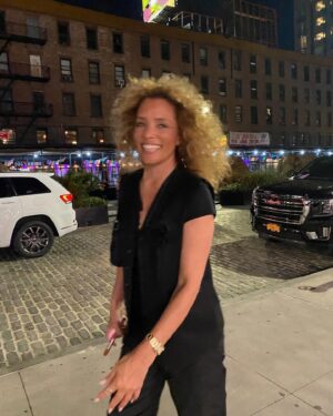 Michael Michele Instagram - NY Nights 🥂🗽👠