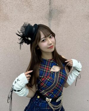 Miki Nonaka Instagram - マユリカの#うなげろりん ！！
【期間限定再公開】#100 "阪本の推し"モーニング娘。'23 野中美希が登場！【マユリカのうなげろりん！！】
動画の公開が残りわずかとなりました。
収録・配信から1年以上経っていることに驚いています！お時間ありましたらぜひご覧下さい。
.
阪本さんカラーの青色の衣装を探した結果、1番近い衣装がこちらでした💙
阪本さん、いつもInstagramいいねしていただきありがとうございます！ファンのみなさんに対しても同じ気持ちですが、毎日のいいねが重圧になっていないか心配です。でも、とってもうれしいです！
.
#morningmusume24#モーニング娘24
#野中美希#ちぇる