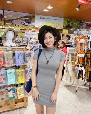 Mini Chao Instagram - 最近想出門走走 我需要充電🪫
我好喜歡跟家人旅遊⋯～🫶🏻🫶🏻

📷：黃玲玲小姐