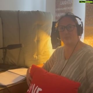 Miranda Hart - 18.7K Likes - Happy weekend from a sweaty me recording my audiobook in an airless room for four days. I smell!
#ihaventbeenentirelyhonestwithyou
#suchfun
@themirandashop