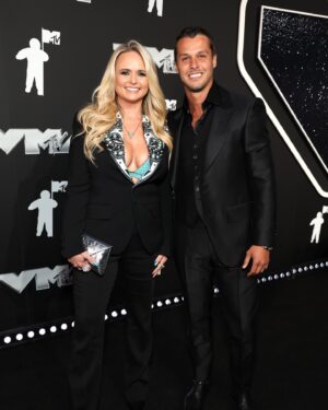 Miranda Lambert Instagram - My first rodeo at @vmas 🩵🤠 

Postcards from Texas is out at midnight tomorrow y’all!