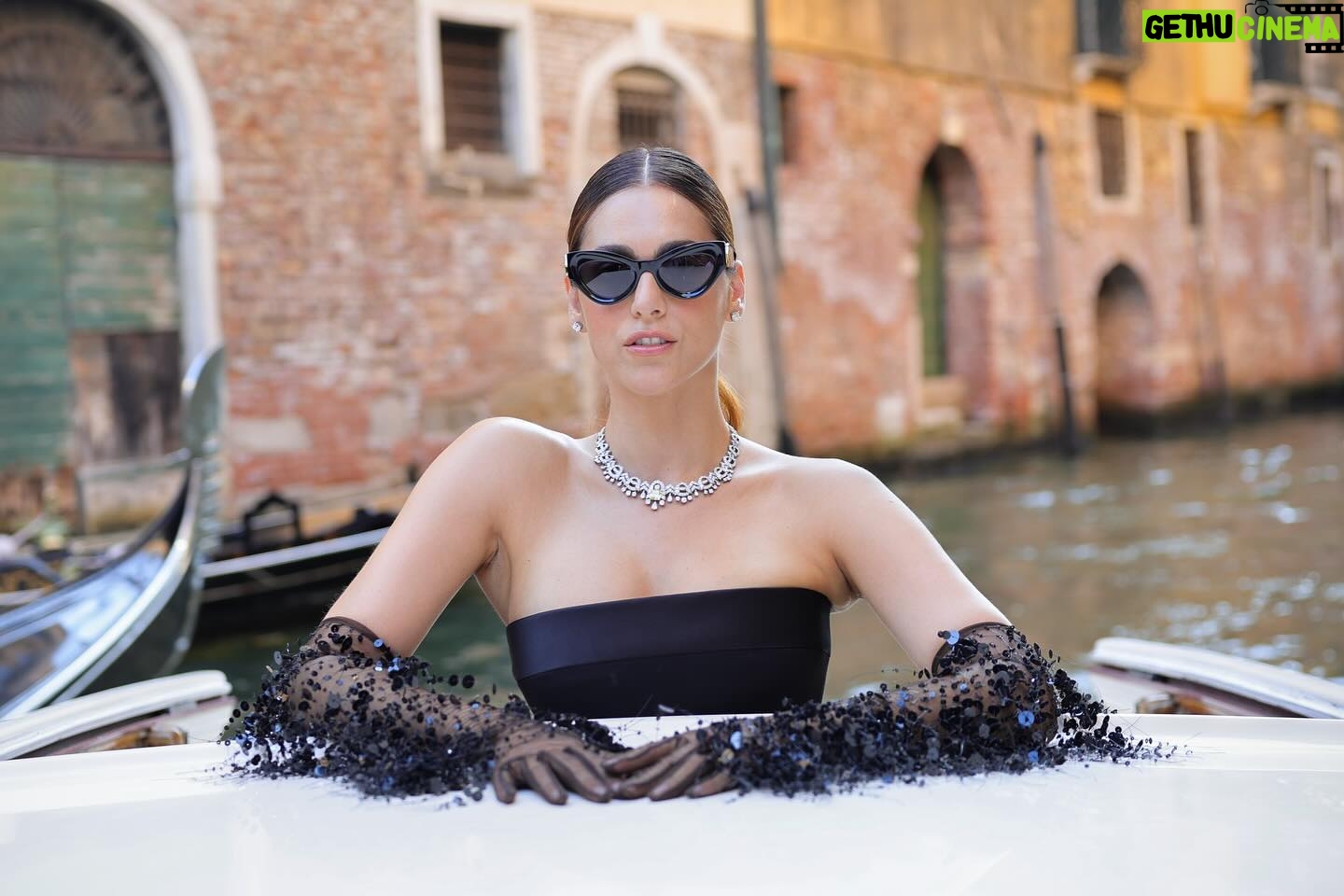 Miriam Leone - 116.1K Likes - Venezia è sempre un sogno ad occhi aperti …
Look @fendi
Jewels @bvlgari
#venezia81
#biennale
#ad