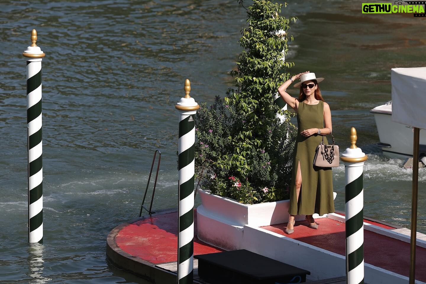 Miriam Leone - 116.1K Likes - Venezia è sempre un sogno ad occhi aperti …
Look @fendi
Jewels @bvlgari
#venezia81
#biennale
#ad