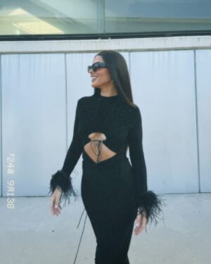 Miriam Rodríguez Instagram - un año más #MBFW24 🖤
Mi look fav todo al negro y amando las plumas xever✨gracias mi @jcpajares y enhorabuena por todo lo que haces y consigues, te admiro y te quiero; eres una ⭐️

@davidrivas___ the best team :) 

las gafas q no me quitaré en todo 2025🦋 @moeyewear x @palomospain

@mbfwmadrid