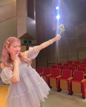 Miyabi Natsuyaki Instagram - 𝑚𝑦 𝑏𝑖𝑟𝑡ℎ𝑑𝑎𝑦🎂🍒

今日お誕生日を迎えました💕
いつも応援してくれてるみなさん
ありがとうございます🫶🏻

バースデー当日にイベントが
できて幸せでした💜✨
直接お祝いしに会いに来てくれたみんな
ありがとう💓

イベントの内容が個人的には
めちゃくちゃ面白くて
考えてくださった啓太さんに感謝です🥹
MCも含めありがとうございました✨
つんっ♡🤣🤣
@jjgd_keita 

皆さま今後とも応援
よろしくお願いします💜