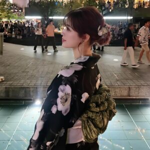 Miyabi Natsuyaki Instagram - 今年も浴衣着れました♡
写真迷いすぎて角度違いで
同じようなのいっぱい😂😂
大好きな夏が終わっちゃうの
さみしい〜🌻💦

8月25日にはバースデーイベントが
あるので今月の楽しみがまだ残ってる♡
みんなに会えるのが
今から楽しみすぎます🙈🩷

当日券も出せることになったので
ぜひスケジュールが合えばお祝いしに
会いに来てくれたらうれしいです🥹💕

公演日時: 2024年8月25日（日）
場所: 渋谷シダックスカルチャーホール（東京）
【公演番号01】12：30開場／13：00開演
【公演番号02】15：00開場／15：30開演
【公演番号03】17：30開場／18：00開演
3公演行います👐🏻

🍒会場アクセス🍒
各線「渋谷駅」から徒歩5分

【販売開始時間】
開場時間より入場口にて販売致します🎟️
お待ちしてます💕💕