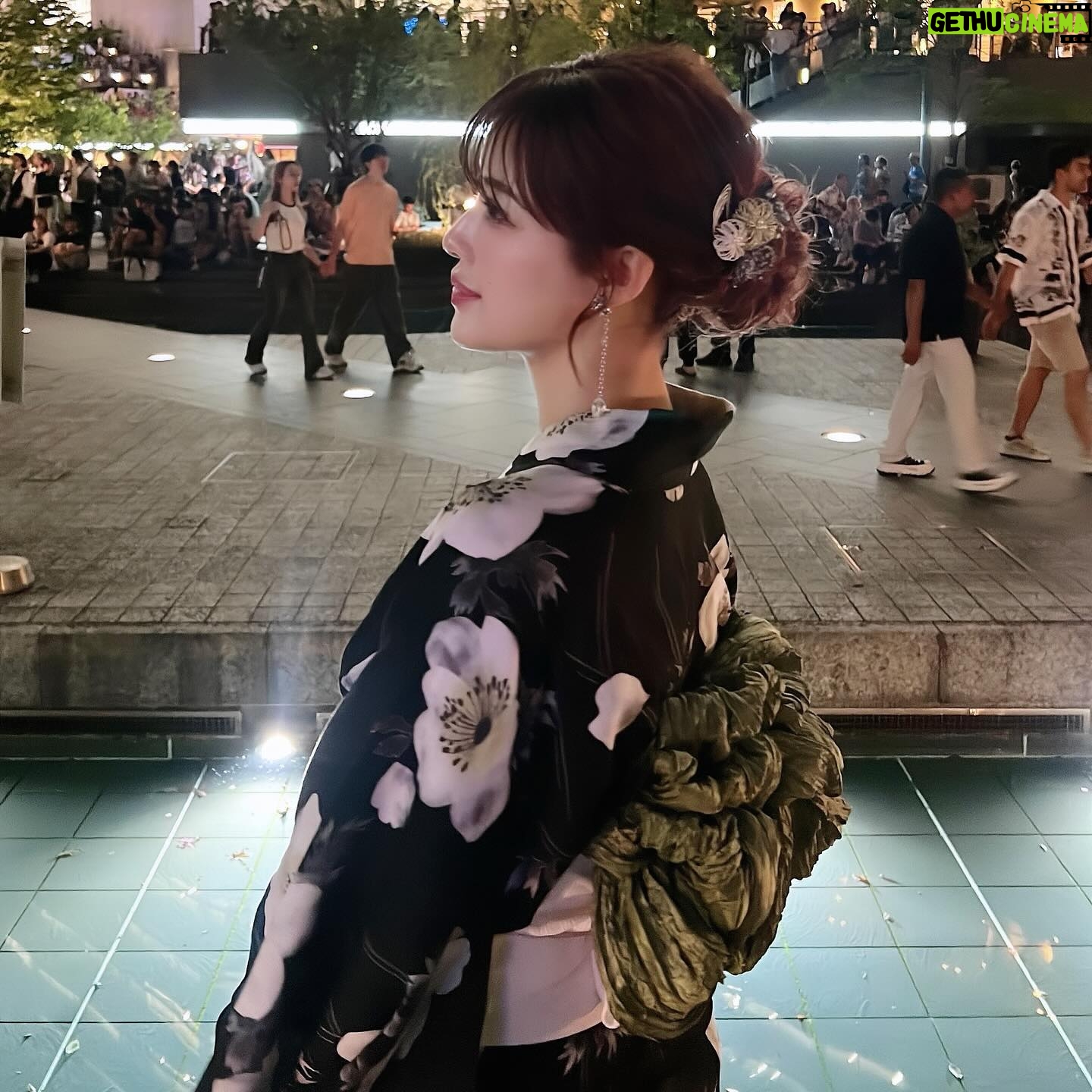 Miyabi Natsuyaki - 5.2K Likes - 今年も浴衣着れました♡
写真迷いすぎて角度違いで
同じようなのいっぱい😂😂
大好きな夏が終わっちゃうの
さみしい〜🌻💦
8月25日にはバースデーイベントが
あるので今月の楽しみがまだ残ってる♡
みんなに会えるのが
今から楽しみすぎます🙈🩷
当日券も出せることになったので
ぜひスケジュールが合えばお祝いしに
会いに来てくれたらうれしいです🥹💕
公演日時: 2024年8月25日(日)
場所: 渋谷シダックスカルチャーホール(東京)
【公演番号01】12:30開場/13:00開演
【公演番号02】15:00開場/15:30開演
【公演番号03】17:30開場/18:00開演
3公演行います👐🏻
🍒会場アクセス🍒
各線「渋谷駅」から徒歩5分
【販売開始時間】
開場時間より入場口にて販売致します🎟️
お待ちしてます💕💕