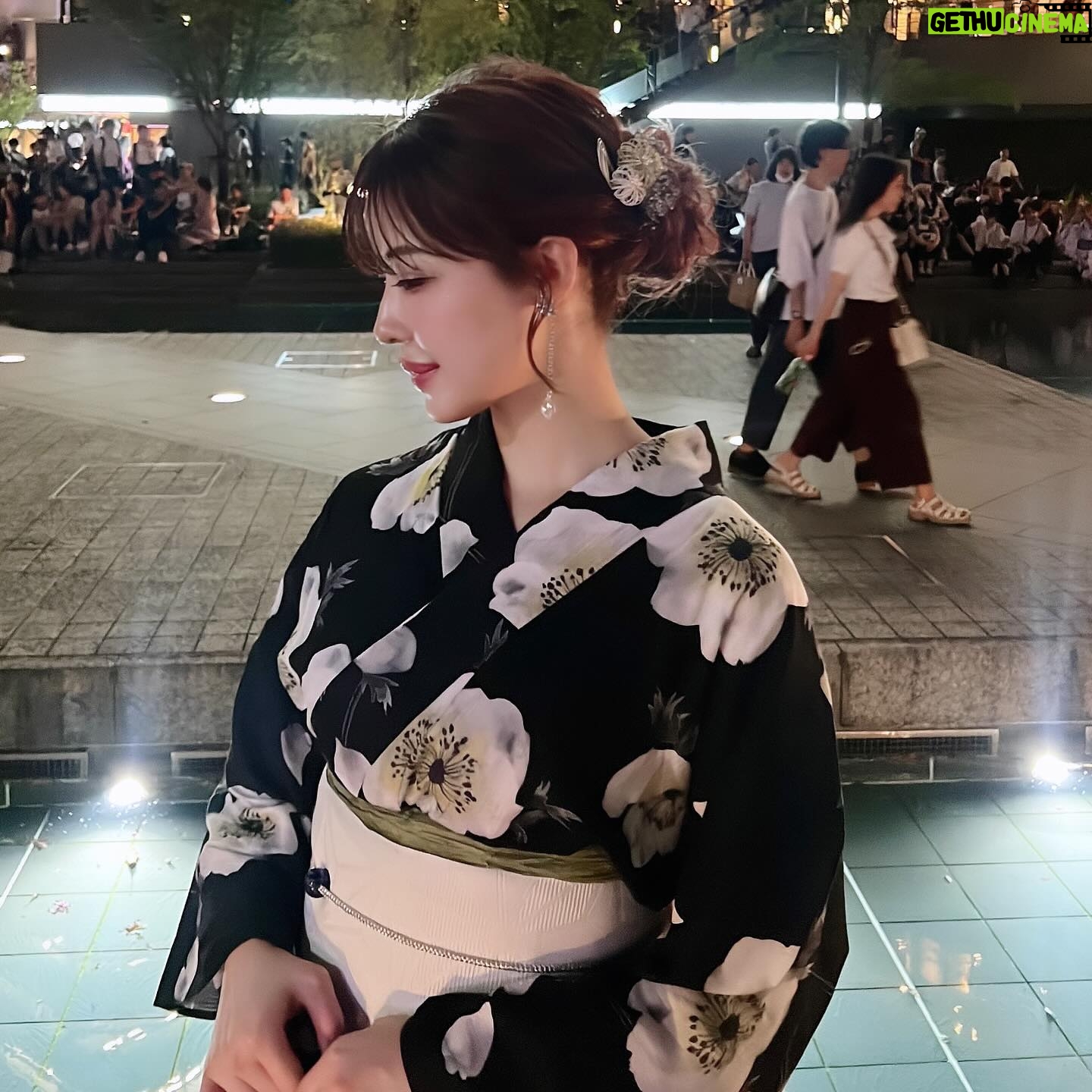 Miyabi Natsuyaki - 5.2K Likes - 今年も浴衣着れました♡
写真迷いすぎて角度違いで
同じようなのいっぱい😂😂
大好きな夏が終わっちゃうの
さみしい〜🌻💦
8月25日にはバースデーイベントが
あるので今月の楽しみがまだ残ってる♡
みんなに会えるのが
今から楽しみすぎます🙈🩷
当日券も出せることになったので
ぜひスケジュールが合えばお祝いしに
会いに来てくれたらうれしいです🥹💕
公演日時: 2024年8月25日(日)
場所: 渋谷シダックスカルチャーホール(東京)
【公演番号01】12:30開場/13:00開演
【公演番号02】15:00開場/15:30開演
【公演番号03】17:30開場/18:00開演
3公演行います👐🏻
🍒会場アクセス🍒
各線「渋谷駅」から徒歩5分
【販売開始時間】
開場時間より入場口にて販売致します🎟️
お待ちしてます💕💕