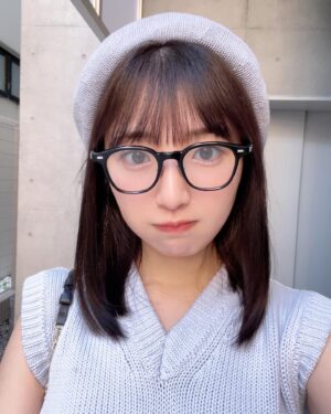Moe Toyota Instagram - 🩵🤍

髪切ったのほぼ気付かれなかったな？🤨笑

#昨日の配信で初披露
#豊田萌絵の見えちゃうラジオ
#新番組よろしくねん