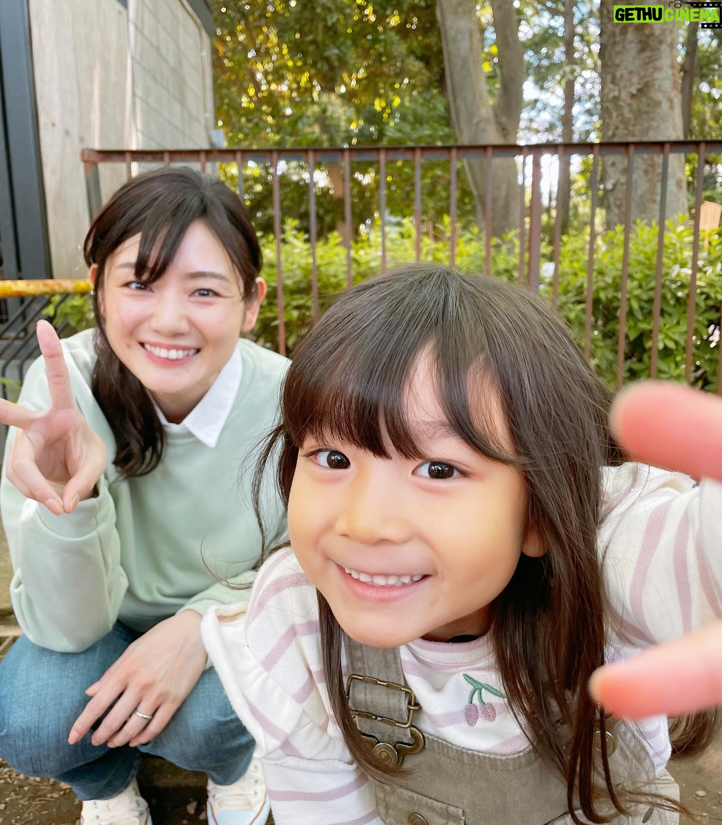 Moemi Katayama - 4.2K Likes - 💛🌼
ドラマ
【そんな家族なら捨てちゃえば?】
一花(幼少期)役の美葉ちゃん
素直で可愛くておませさん
一緒に顔出しパネルしてくれました💛
小さい頃から
お芝居ができるってすごいよね
私はこの頃
走り回って元気いっぱいでおばかだったので
絶対できなかったと思う😂笑
さて、毎日暑いので
皆様、ご無理なく🍀
おうち時間のお供にぜひ見逃し配信を✨
かぞすて配信▷▷▷
TVer
DMM TV
カンテレドーガ
ぜひご覧ください♡
#かぞすて #そんな家族なら捨てちゃえば? #カンテレ #カンテレドーガ #tver #dmmtv #moemikatayama