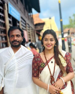 Mokksha Instagram - What a divine experience at Padmanabhaswamy temple!! 🙏🤲🙏
@chithinimovie pooja and prayer 🙏 
@eastcoastvijayan and Praveen ji
Thanks for such darshan facility 🙏
#mokksha #born #queen #pooja #darshan #ChithiniMovie #27thsep #release #worldwide #justiceforabhaya #justiceforRGkar