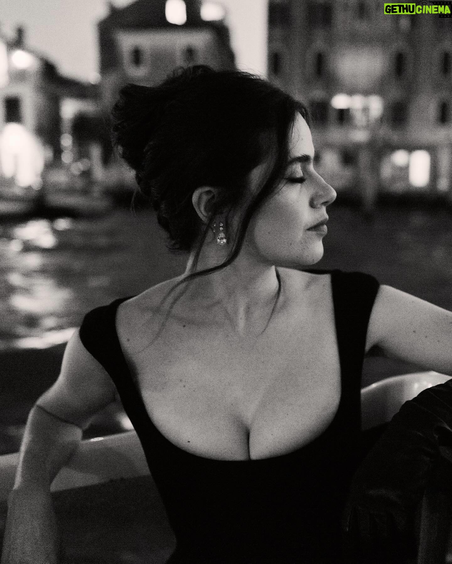 Molly Gordon - 89.6K Likes - Dunkin to Venice and back in 39 hours
Thank you so much for having me @miumiu #miumiuwomenstales 🧙♀️