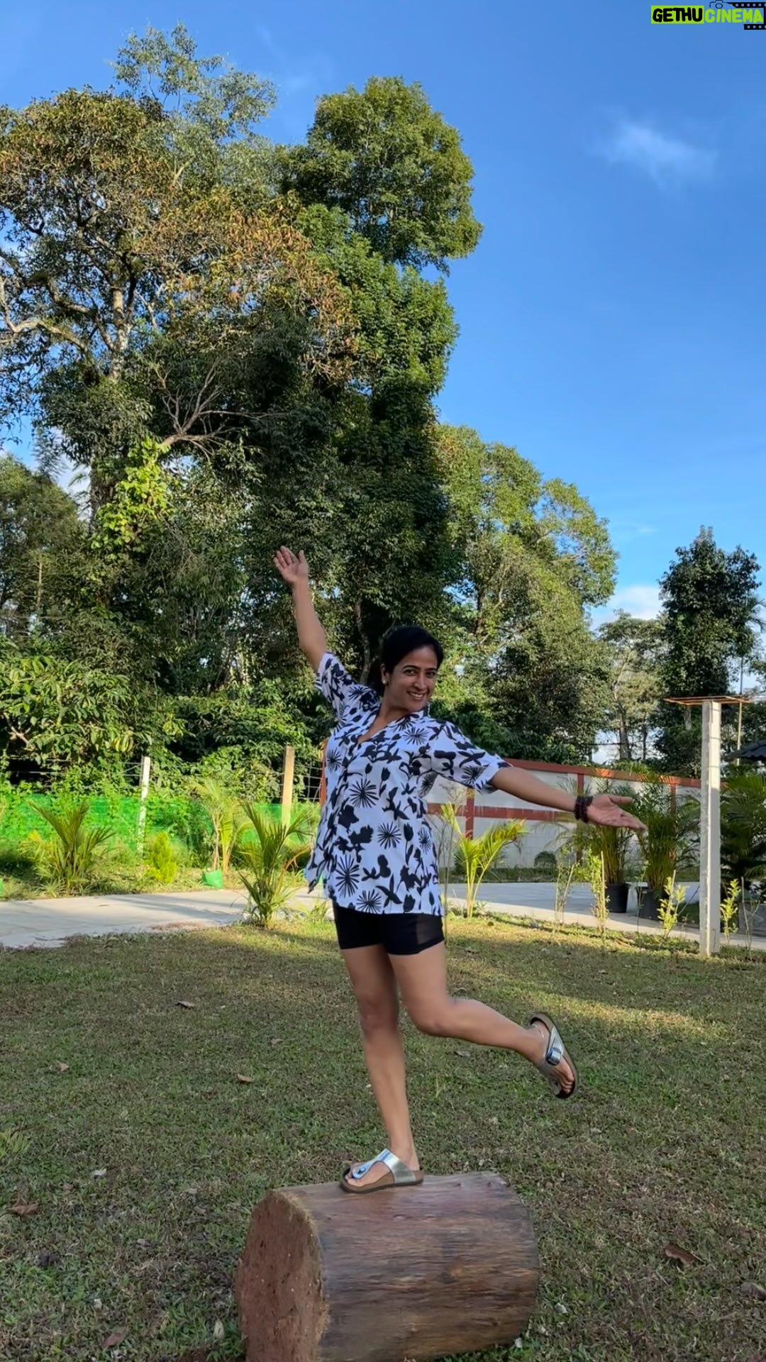 Mona Kakade - 1.4K Likes - Weekend vibes 😇🤩
Jump start your weekend , have a happy one 💕

#monabedre 
#actor 
#réel 
#instagood 
#saturday