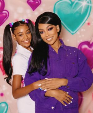 Monica Instagram - @laiyah My Life changed (for the better) the second I knew I was carrying you 💜🩷🩵 My Virgo Princess … Born Sept 3rd Yet Celebrated Daily… Know you’re enough & Gods love & covering shall forever be with you…. LET’S Skate Babygirl….

Photos: @mr_dadams 
Styled By: @_adikted2fresh_ 
Hair: Mom @iamhairbyhe Daughter @iamstylesbybash 
Makeup: @eva_thediva_kim 
Custom Airbrush Designs : @creativecustoms_of_atl 
Set: @justdoitlou