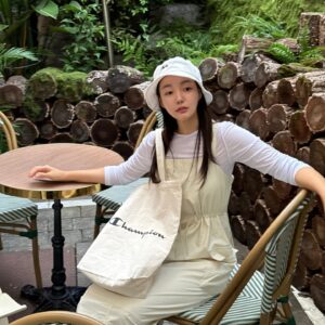 Moon Ji-in Instagram - 평안하셔요!! 🥰 
.
.
#샬롬