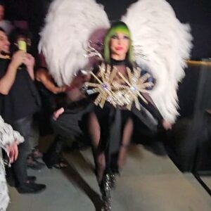 Moria Casán Instagram - @picnic.extraterrestre 👽 outfit by @marcelopendola 💥💋 @artlabpro #DragRace 🌈