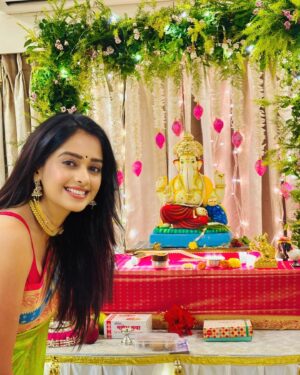Mugdha Chaphekar Instagram - सुखकर्ता✨