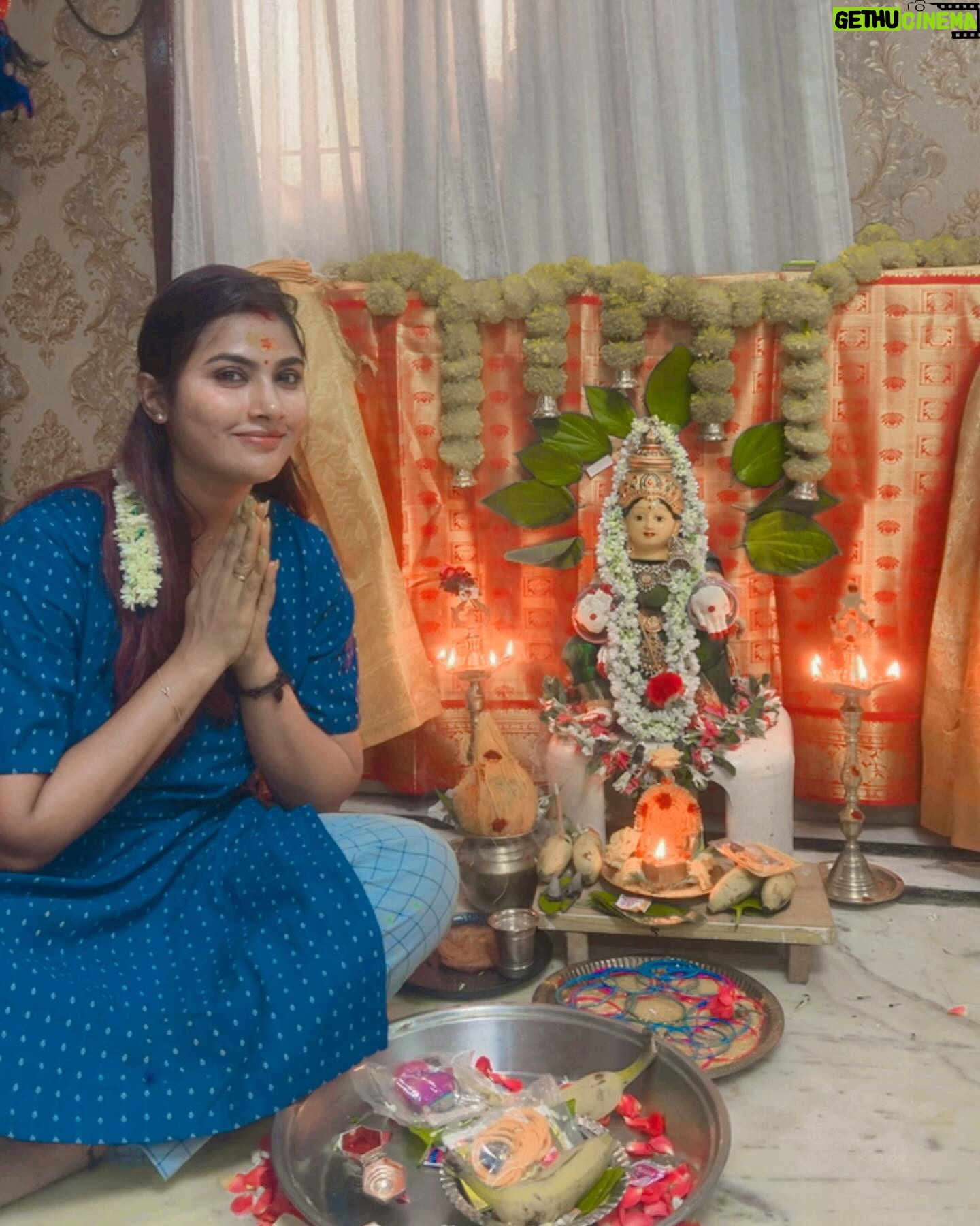 Myna Nandhini - 115.3K Likes - Varalakshmi nonbu at home ❤️😍