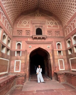 Nabanita Das Instagram - Last month’s stories..
#tajmahal #agrafort #fatehpursikri