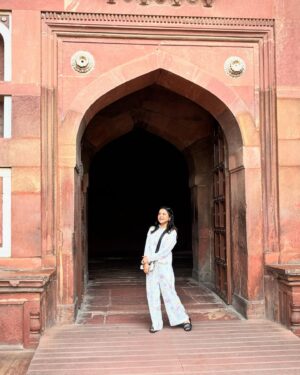 Nabanita Das Instagram - Last month’s stories..
#tajmahal #agrafort #fatehpursikri