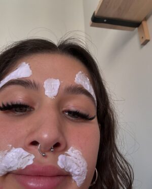 Nadia Al Saidi Instagram - Un agosto con mucho amor✨ (y una decoloración de mis pelos que ya tocaba🤡)
