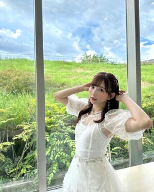 Nagisa Aoyama Instagram - #青山なぎさ_解放 
衣装可愛いでしょ〜🥰
リリイベ、1stライブで会おうね🫶
#青山なぎ写 #1stアルバム