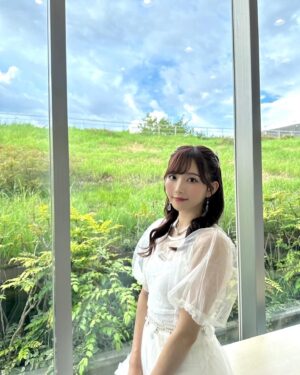 Nagisa Aoyama Instagram - #青山なぎさ_解放 
衣装可愛いでしょ〜🥰
リリイベ、1stライブで会おうね🫶
#青山なぎ写 #1stアルバム