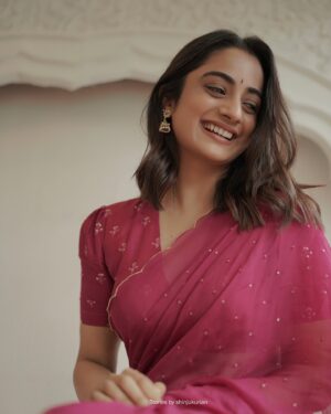 Namitha Pramod Instagram - ♥️🫶🏼♾️
📷: @storiesbyshinjukurian / @weddingfabes_ 
Beautiful saree : @la_ve_byanaghavenu