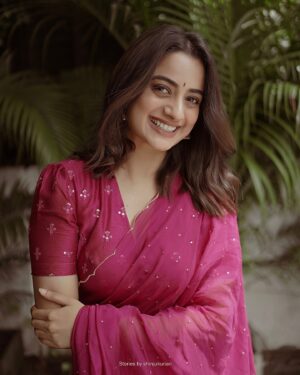 Namitha Pramod Instagram - ♥️🫶🏼♾️
📷: @storiesbyshinjukurian / @weddingfabes_ 
Beautiful saree : @la_ve_byanaghavenu