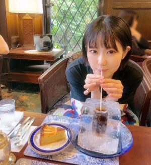 Nao Toyama Instagram - 「グラブルエクストラフェス2024」で
神戸にお邪魔していました！！

私の大好きな「にしむら珈琲」さんに行ってきました！
今回は北野坂店さん！

ずっと気になっていた
夏期限定！氷の器のアイスコーヒー🧊

カフェ好きとして一度は飲んでみたかったこちらのコーヒー。
改めて贅沢な一品だと実感しました……！

氷の器で目も舌もとても涼むことができました。
ありがとうございます❄

前に食べたナッツのケーキも美味しかったけど、

今回のオレンジのケーキも最高にコーヒーに合っていて美味しかった……😌

店内のアンティークな小物にも癒されて、
少しの時間でしたが素敵な旅気分を味わえました🌿

皆さんも、

夏のお出掛け、
安心安全に気を付けて楽しめますように🎇