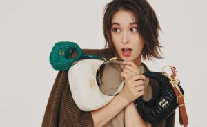 Naomi Trauden Instagram - CLASSY.10月号🪽

ミニバッグたくさん！

珍しく私服紹介してるページもあるので、ぜひチェックです〜🫶