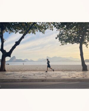 Natália Lage Instagram - @giucalor a panorâmica do carro deu certo 

boa semana, pessoal! ☀️
