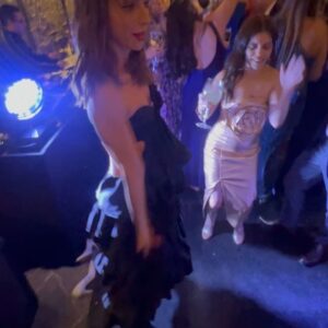 Natalia Téllez Instagram - Sus tíos de confianza presentan: boda vampírica en la que baile Rosalía 🥀