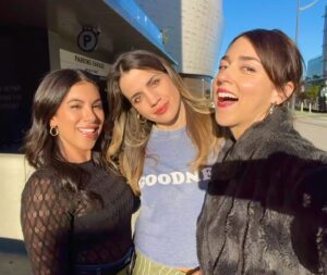 Natalie Morales Instagram - If you’re lucky in life you go to a sub par theatre school and make above par lifelong friends. And if you’re really lucky you get to go see @incubusofficial side stage 20 years after you first roamed the streets of Miami together blasting them in your car. 💓💓💓💓