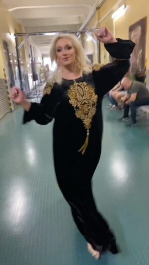 Nataliya Gulkina Instagram - Смотрите «ХИТ» канала Россия 1 @tvrussia «ну как все вместе»?
Каждую пятницу в 21:30.💖💖💖💖#гулькина #наталиягулькина #натальягулькина #гулькинанаталия #гулькинанаталья #gulkina_natalia #вашагулькинанаташа #нукавсевместе #вайтмедиа #каналроссия1