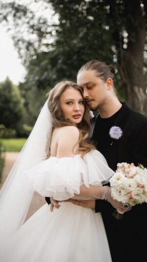 Natalya Korolyova Instagram - Хочу поблагодарить всех тех кто остался за кадром важного события в жизни нашей семьи !!! Спасибо за профессионализм мою подругу Ингу Бондаренко -лучший организатор мероприятий в Петербурге !!! Фото @sergeyprutsky видео @rrfoto , фокусник @nikon_magic ведущий @sedoplatov @electroslabost Гранд Отель Мойка 22, Музей-усадьба Г.Р. Державина , и самый красивый Дворец Бракосочетания 1!!! Огромное СПАСИБО!!!