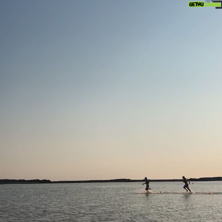 Natasa Exintaveloni - 10.2K Likes - Τα ĻĻĻινά, Ļā αĻογεĻμαĻα,
Ļε βαγĻνια κλειĻμĪνο
ĻĻĪæĻĻαθεί νā αĻĪæĻĻγει
ĻĻμαĻα άλλα
ĻĪæ ĻĻμα
μĪĻα ĻĻĪæ ĪæĻοίο Ļ
ĻάĻĻĻ,
αĻ
ĻĻ, ĻĪæĻ
με ĻĻοΓίΓει ĻĻαθεĻά
και θα ĻĪæ κάνει Ļάλι
αν κάĻĪæĻε, ĻĪæĻĪ, Ļε ξαναΓĻ,
κι ĪµĪ½Ļ ĪµĪ³Ļ ĪøĪ± ĻηγαίνĻ
κάĻĪæĻ
αλλοĻ
εκείνο θα ĪĻĻεĻαι ολĻκληĻĪæ
Ļε ĻĪνα.
ĪĻ
ĻĻίνη Īκανά