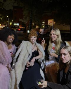 Actress Natasha Lyonne HD Photos and Wallpapers September 2024