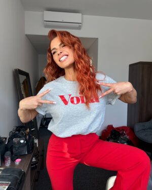 Natasza Urbańska Instagram - Zostalo 11 dni do @roztanczony_pgenarodowy ! Szykujemy dla Was cos extra ! 🔥 

pozdrowienia z planu The Voice Kids ! 👋