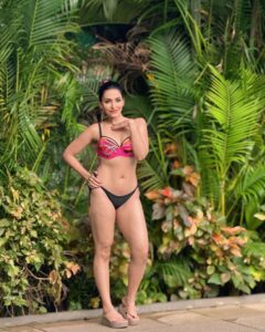 Actress Navina Bole HD Instagram Photos and Wallpapers September 2024