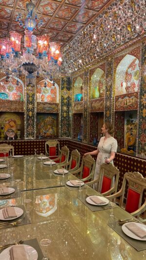 Nazanin Amiri Instagram - The most beautiful Iranian restaurant in the world🇮🇷(Qatar)

When you enter this restaurant, you will be amazed by the beautiful and authentic Iranian architecture, whose architects were Esfahani.🇮🇷🇶🇦

#qatar#restaurant #food#foody #travelblogger