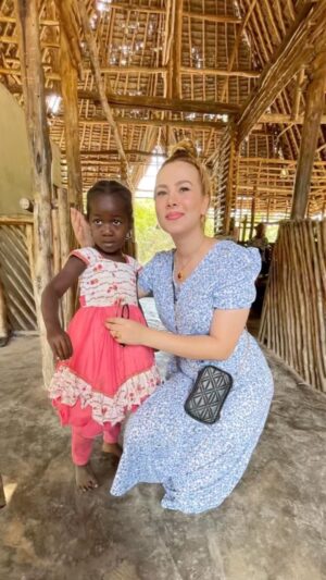 Nazanin Amiri Instagram - Zanzibar traditional dance 💃🏻🎵

#dance#travel_captures #travelphotography #travelblog #travelingram