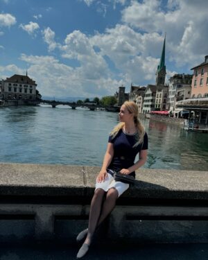 Nazanin Amiri Instagram - The Limmat River is a significant waterway in Zurich Switzerland 🇨🇭 It flows through the city from Lake Zurich and runs northward to join the Aare River. The Limmat River is notable for its scenic beauty and its role in Zurich’s history and development. The riverbank features picturesque promenades, historic buildings, and several important landmarks, including the Grossmünster and the Lindenhof. It’s also a popular spot for leisure activities such as walking, cycling, and boating. The river has been integral to Zurich’s growth, both as a source of water and as a trade route.
Have you traveled to Zurich?write me your experience about it😊