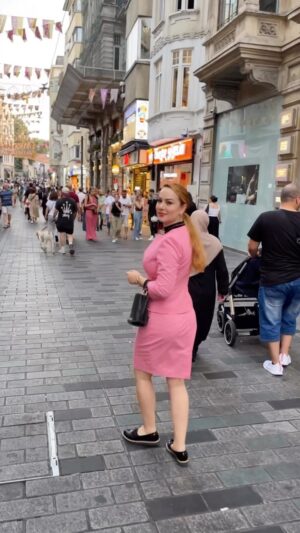 Nazanin Amiri Instagram - Istiklal street in Istanbul (the most famous and touristic street)in turkey🇹🇷
