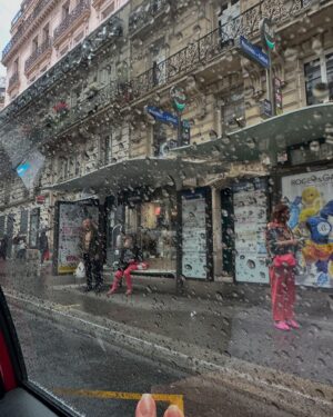 Nazanin Amiri Instagram - A rainy day in Paris (its summer but a bit cool)🇫🇷
#paris#travel @nazaninamiri_official