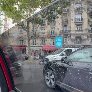 Nazanin Amiri Instagram - A rainy day in Paris (its summer but a bit cool)🇫🇷
#paris#travel @nazaninamiri_official