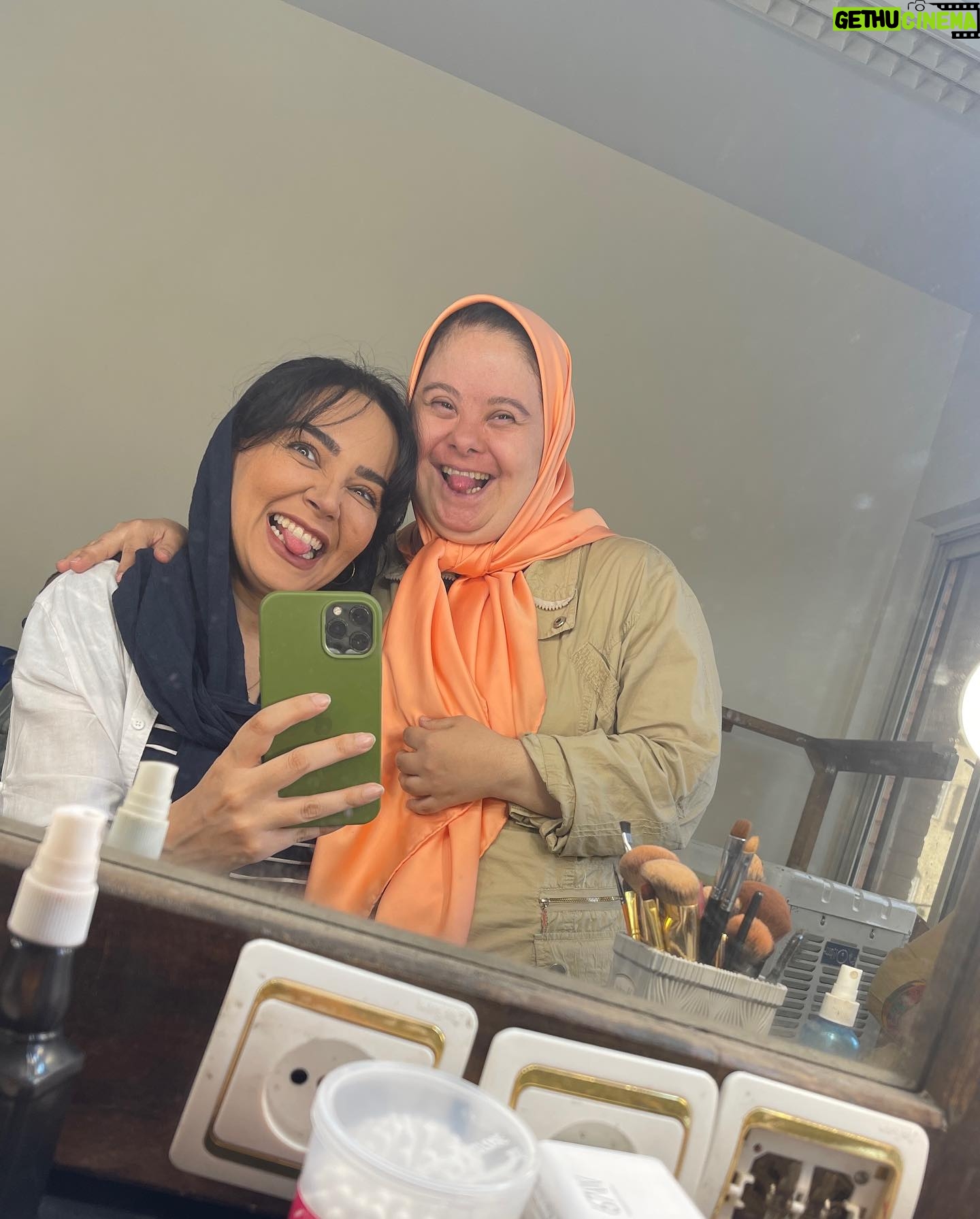 Neda Ghasemi - 53.4K Likes - .
قند و نبات💛🧡
#ناهید_قهرمانی
#سندروم_داون
