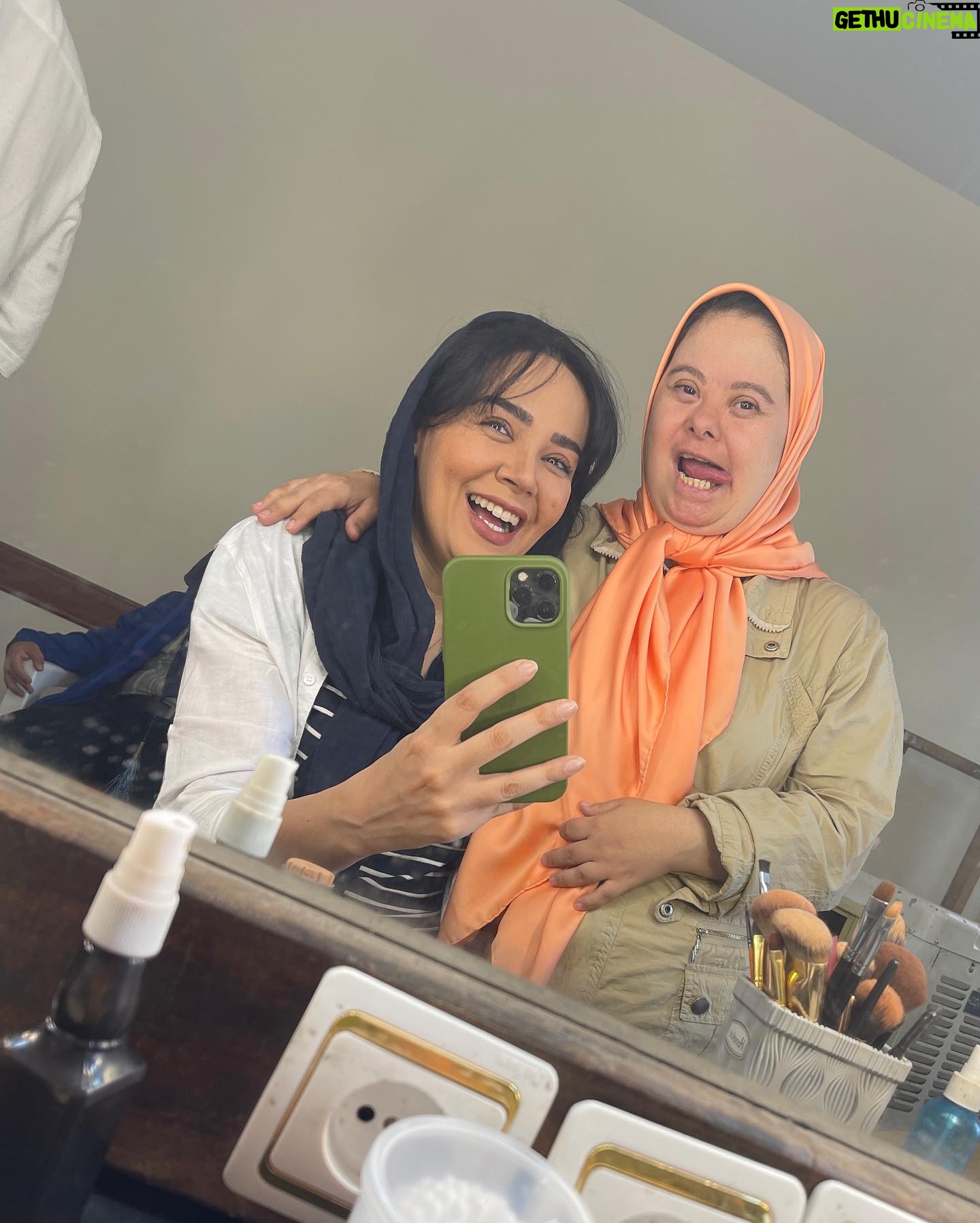 Neda Ghasemi - 53.4K Likes - .
قند و نبات💛🧡
#ناهید_قهرمانی
#سندروم_داون